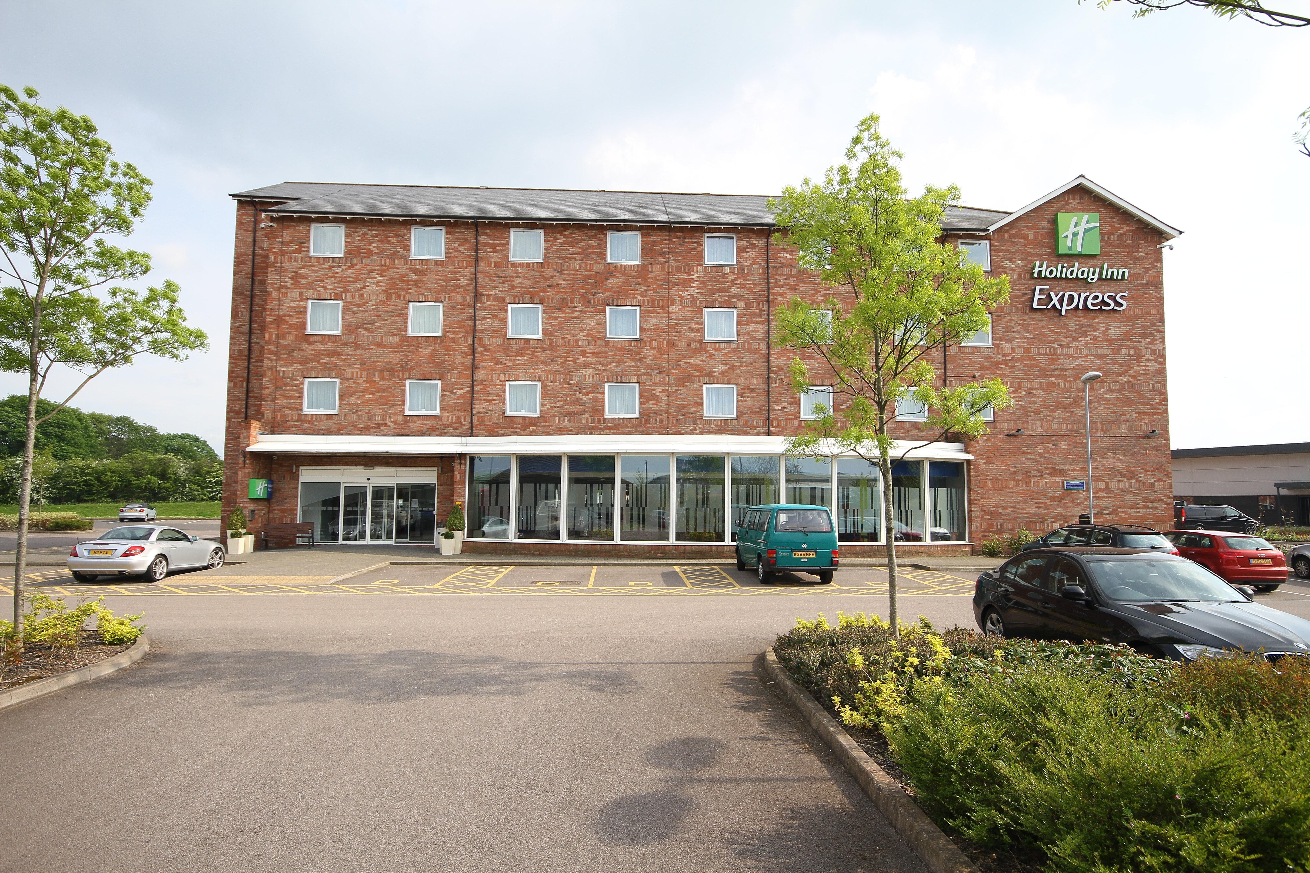 Holiday Inn Express Nuneaton By Ihg Exterior photo