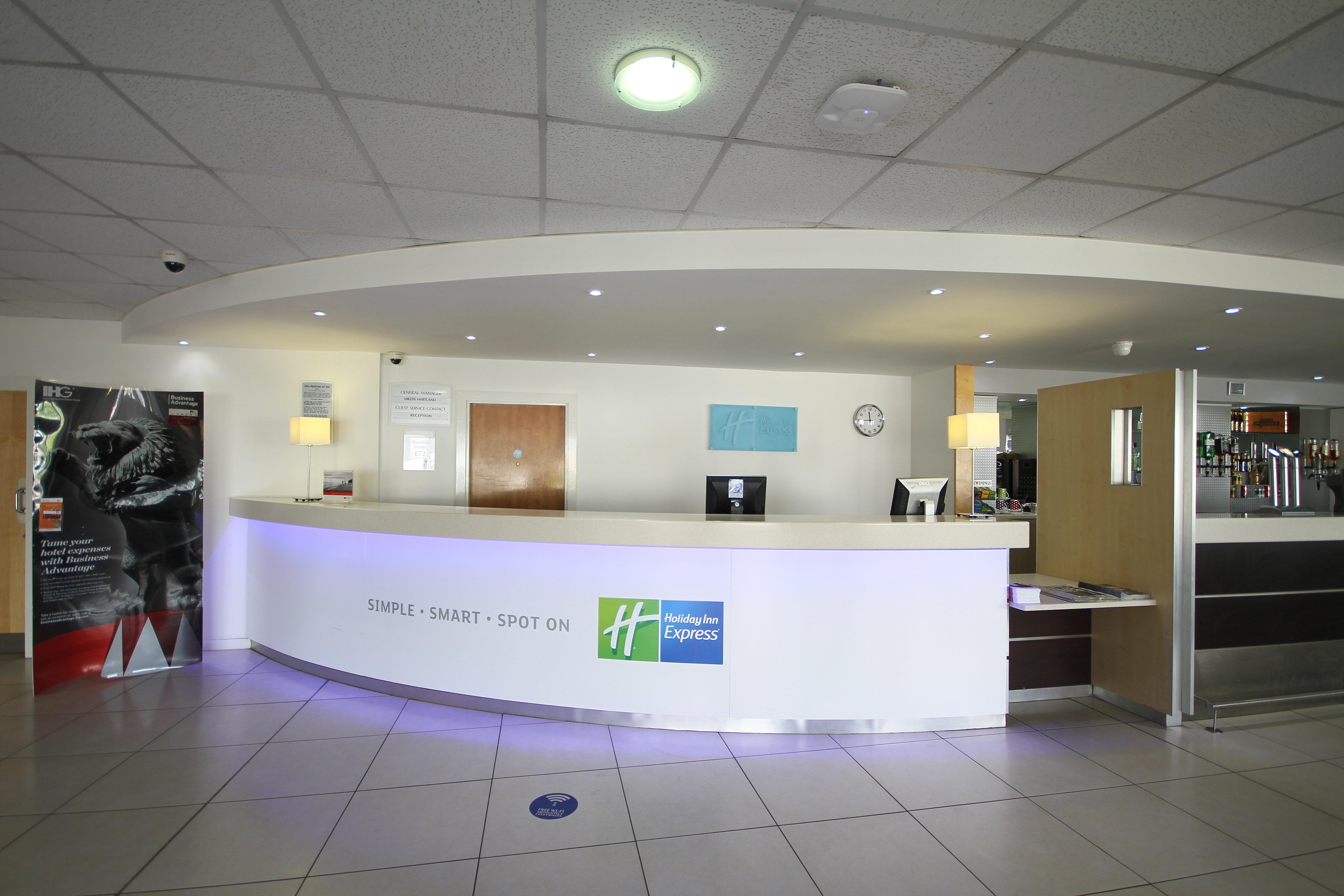 Holiday Inn Express Nuneaton By Ihg Exterior photo