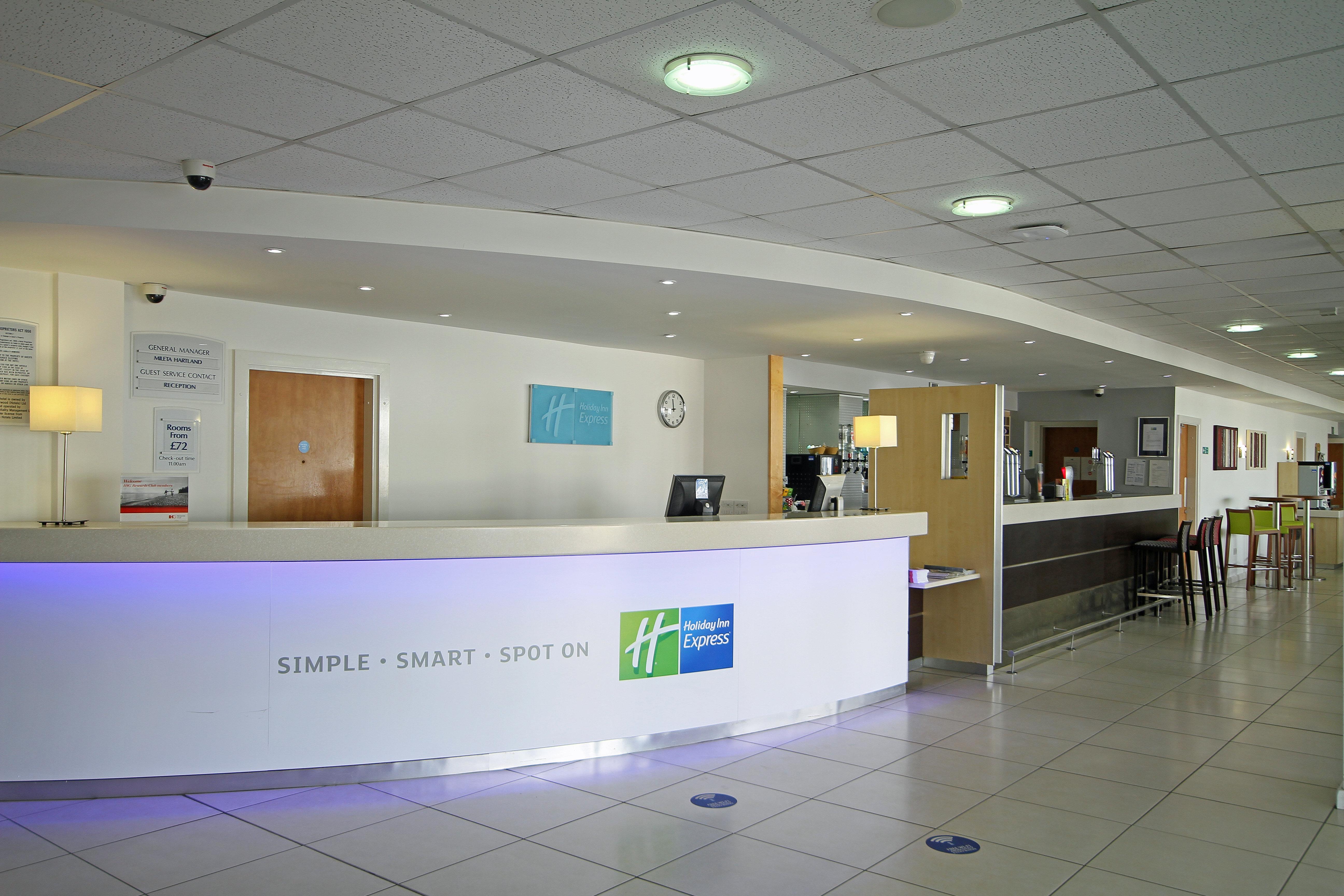 Holiday Inn Express Nuneaton By Ihg Exterior photo