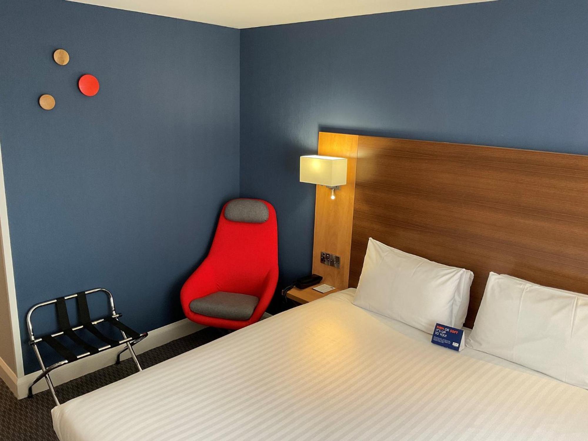 Holiday Inn Express Nuneaton By Ihg Exterior photo