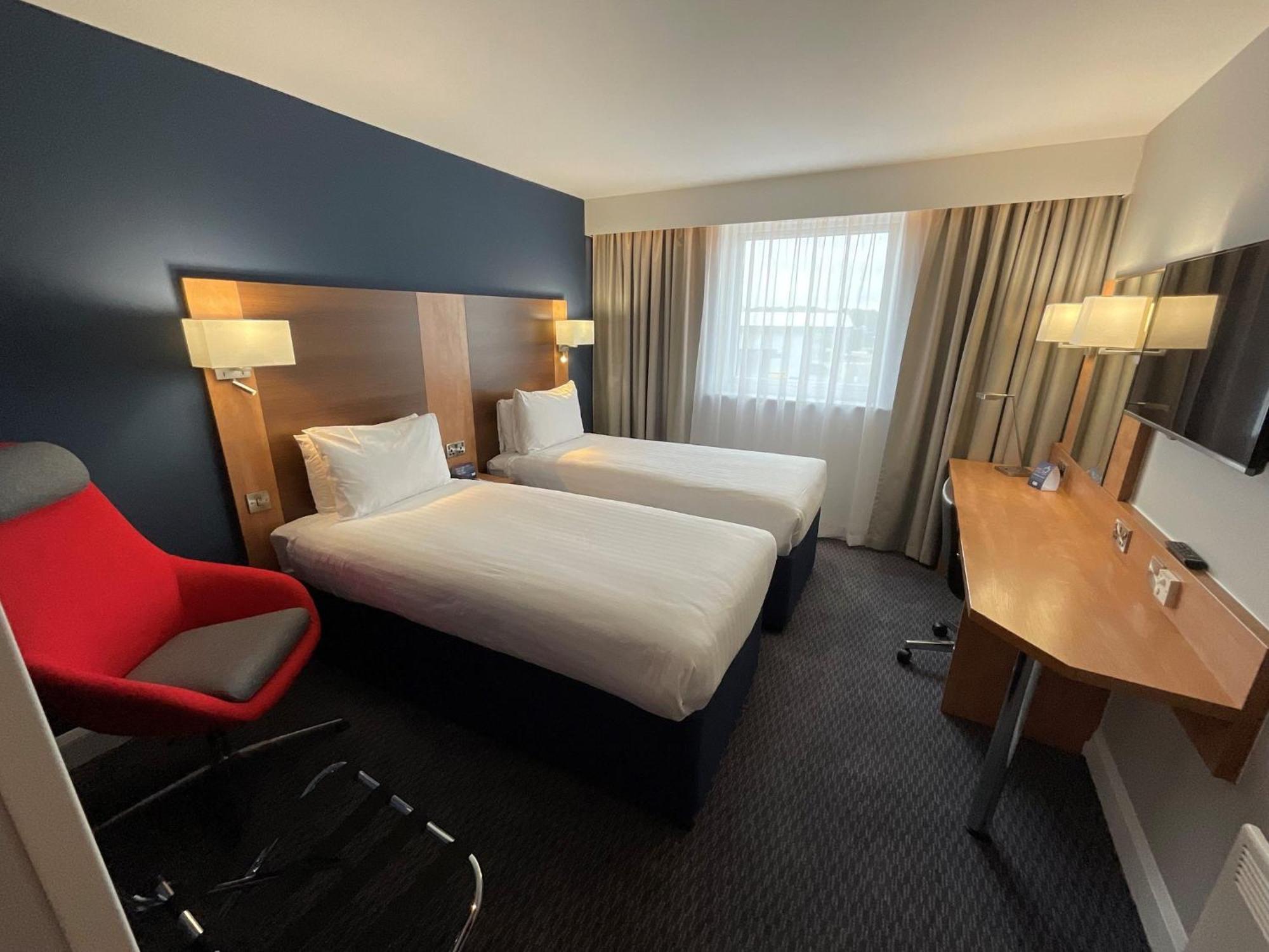 Holiday Inn Express Nuneaton By Ihg Exterior photo