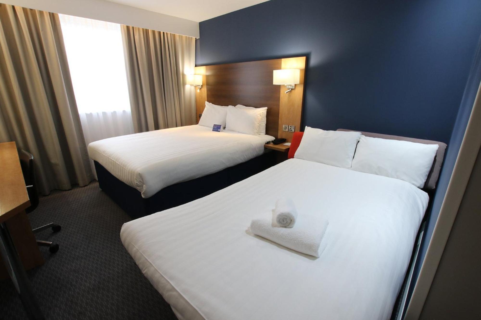Holiday Inn Express Nuneaton By Ihg Exterior photo