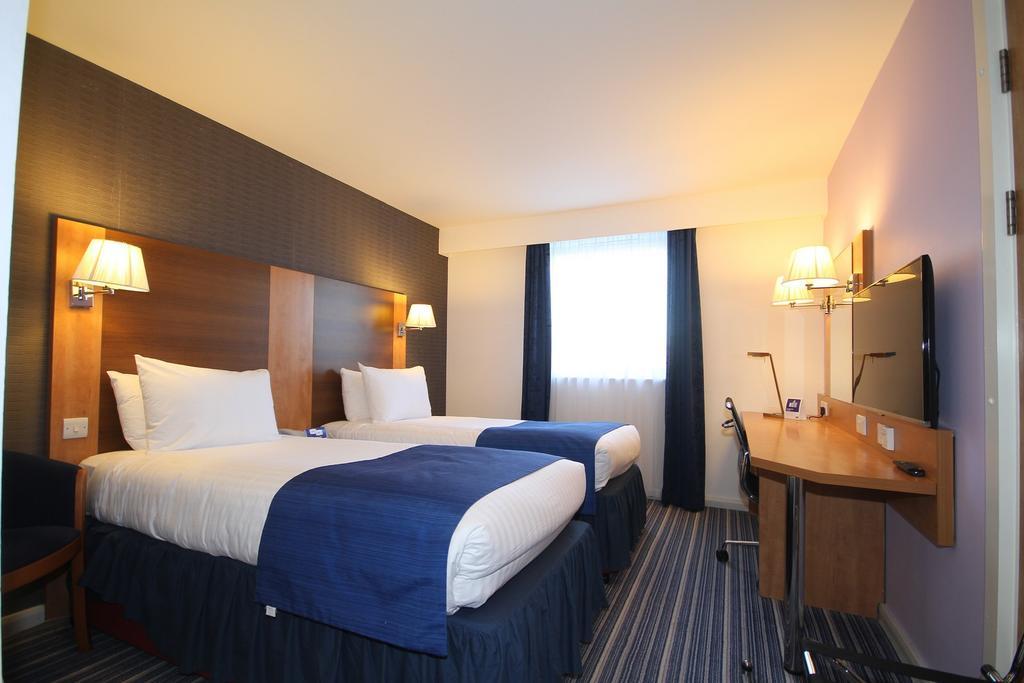 Holiday Inn Express Nuneaton By Ihg Exterior photo