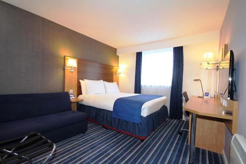 Holiday Inn Express Nuneaton By Ihg Exterior photo